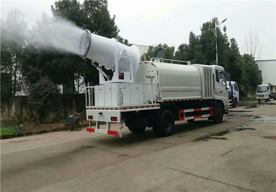 改裝工地灑水車廠家與汽車物流 專業(yè)定制與高效運輸?shù)耐昝澜Y(jié)合